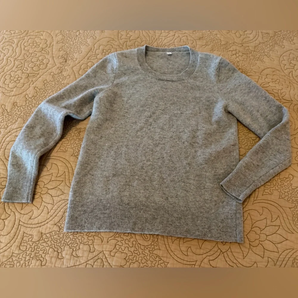 Gray Wool Crew Neck 100% Wool Fitted Pullover Sweater, Size XS